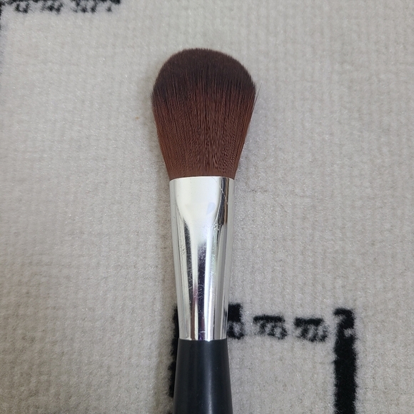 ⭐️40% Off⭐️ The Body Shop Brush Set - Picture 4 of 13